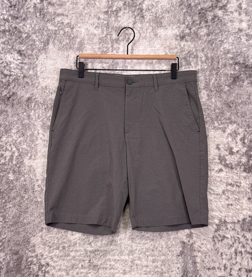 Tommy Bahama Chip Shot Shorts 33 x 10 Mens Gray Performance